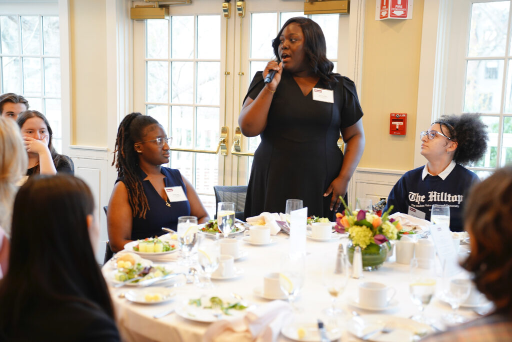 Barkley speaking to fellow attendees during the Christopher J. Georges Conference on College Journalism. Photo: Jodi Hilton/Nieman Foundation