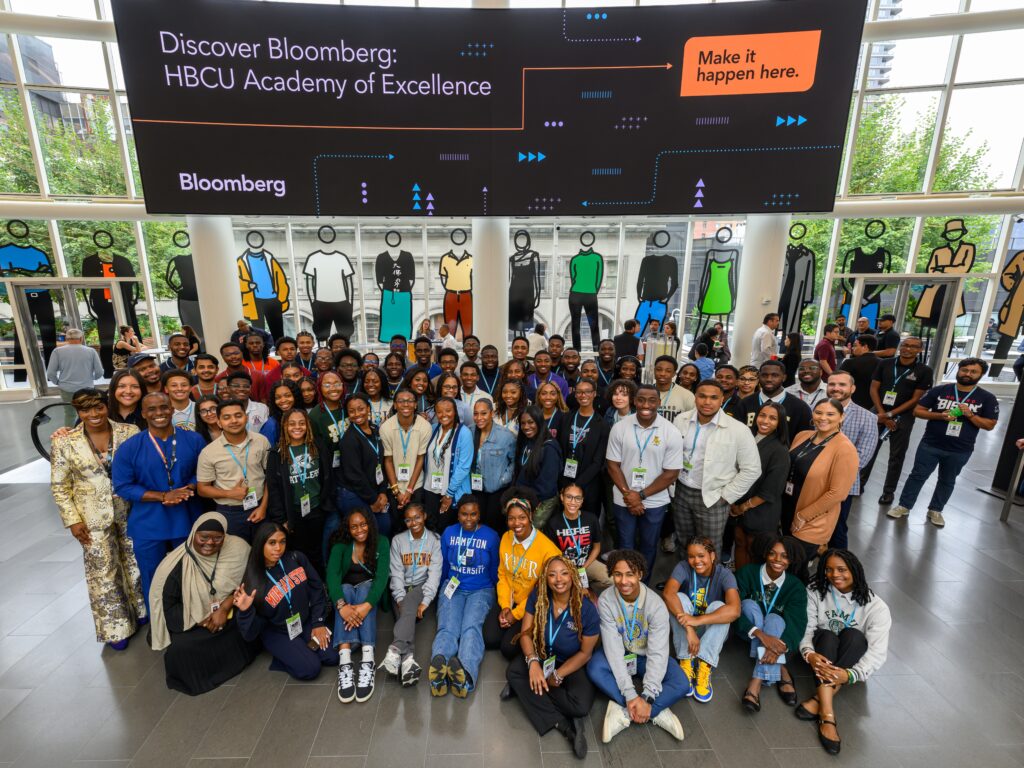 HBCU students from around the country take a class photo with Bloomberg staff, HBCU educators, and career development specialists during the Academy of Excellence.