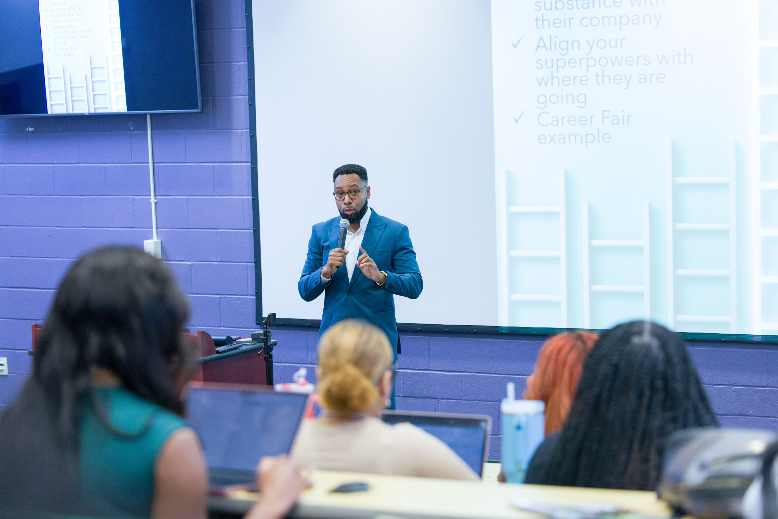 SJGC also invites FAMU alumni, who are industry experts representing various facets of the business sector, to speak to students during Grads Are Back. Above: FAMU School of Business grad Grady Tripp, President and Senior Managing Partner of Gatewood-Douglass, spoke with students in 2024 about finding the right career fit.